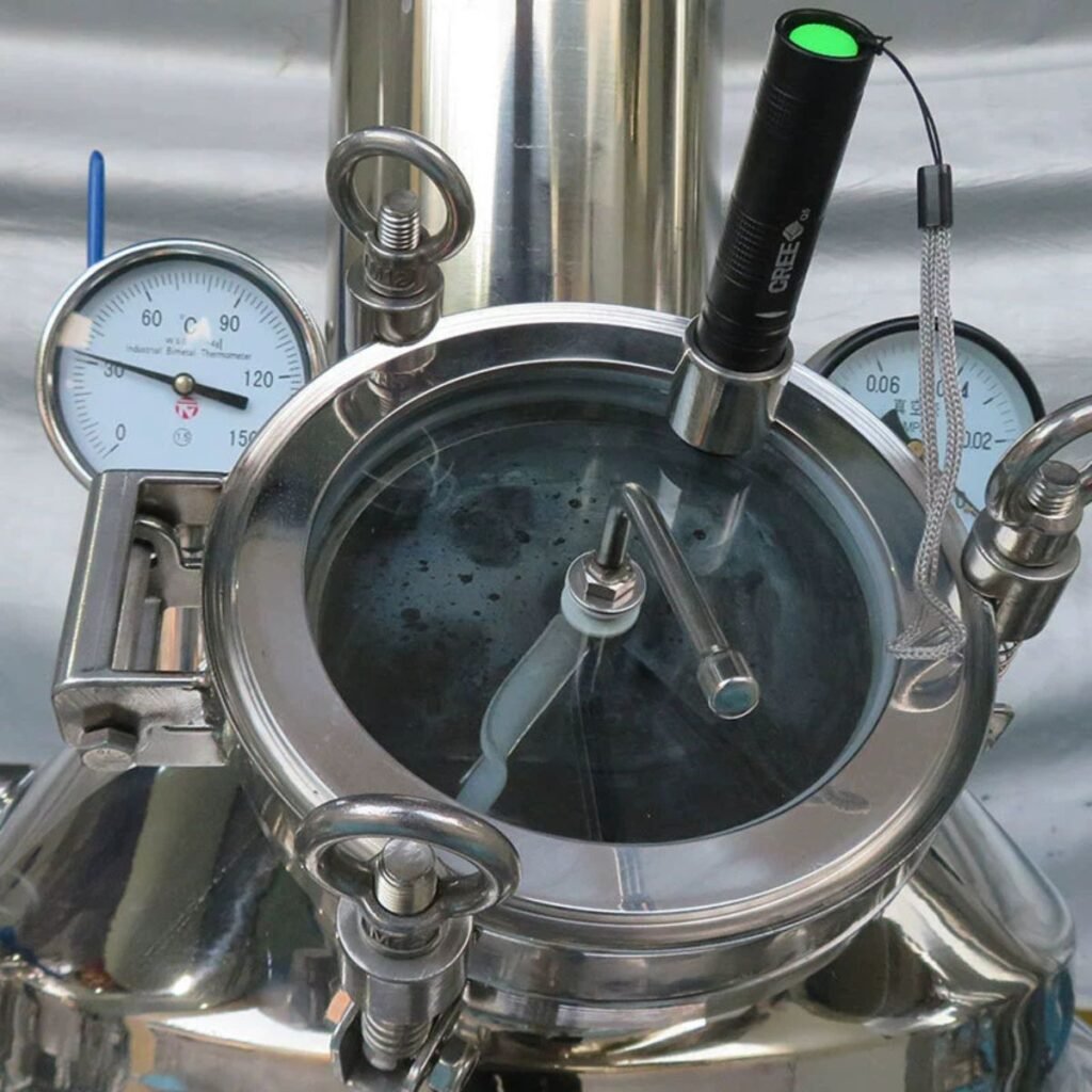 Sight glass of honey vacuum concentrator with PT100 probe, temperature gauge, and vacuum gauge for low-temp concentration — BuzzBeeEquip